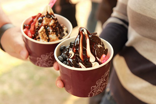 Nicht selten gehört auch Frozen Yogurt zu den Spezialitäten auf den Streetfood-Festivals. - © Louisa Kohnert