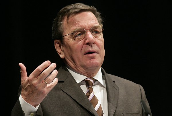 Altbundeskanzler Gerhard Schröder wurde damals "Acker" genannt - © dpa