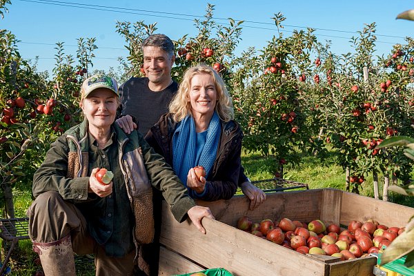 Im Krimi Tatort: Letzte Ernte ermittelt Maria Furtwängler als Kommissarin Charlotte Lindholm noch 2025 auf einem Bio-Hof. - © NDR / Christine Schroeder