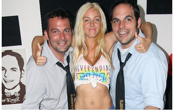 Marc Höschen (Discobauer), Sexy Julia, Ralf Höschen (Discobauer, v. l.). - © FOTO: KUHRAUSCH