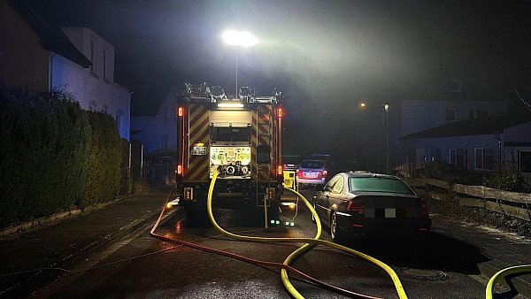 Die Engeraner Feuerwehr konnte den Brand zwar schnell löschen, wohnen kann die Familie in ihrer Wohnung jedoch nicht mehr. - © Feuerwehr Enger