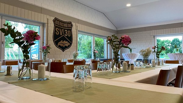 Schick sieht es aus. Im sanierten Vereinsheim in Bergheim kann auch fröhlich gefeiert werden. - © Privat