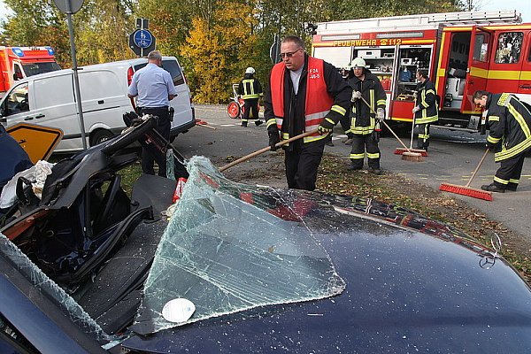 Schwerer Unfall auf der Extertalstraße - © Foto: Scherzer