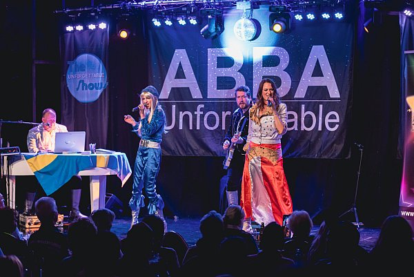 Nur noch wenige Plätze sind für die Show „Abba – Unforgettable“ in Bad Oeynhausen verfügbar. - © Uwe Morscheck
