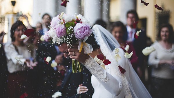Die eigene Hochzeit soll einer der schönsten Tage im Leben sein. Um sie gebührend zu feiern, kann Sonderurlaub beantragt werden. - © Symbolbild: pixabay