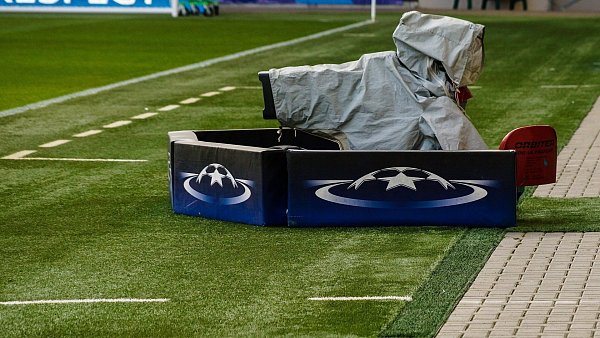 Um alle Spiele der Bundesliga und Champions League sehen zu können, braucht man mittlerweile drei Streaming-Abos. - © Pixabay