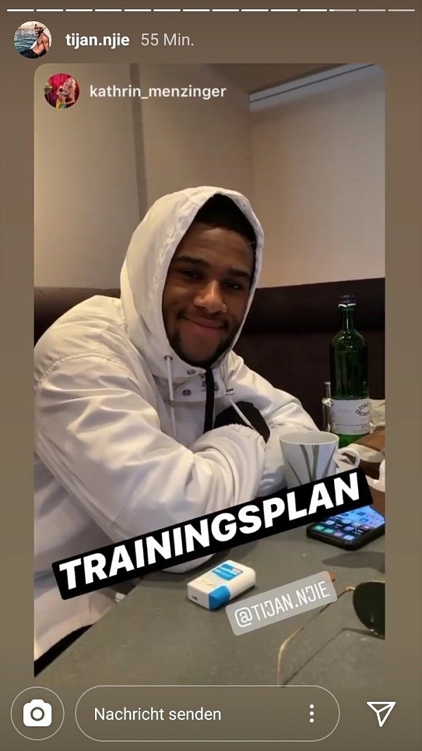 In einem Video auf Instagram erklärte Kathrin Menzinger ihrem Partner Tijan Njie das harte Trainingsprogramm. - © Instagram