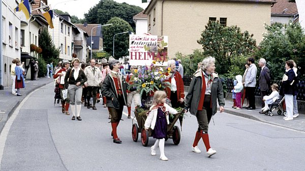 Die EGV-Abteilung nahm am Festumzug zur 775-Jahr-Feier in Altenbeken teil. - © Hans-Josef Schäfers