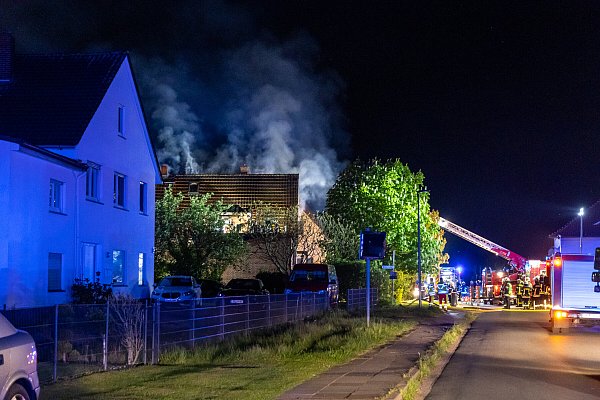 Sieben Löschgruppen waren im Einsatz. - © Feuerwehr Porta