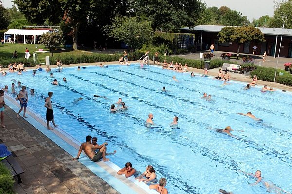 Im Schnitt 410 Badegäste kamen in der vergangenen Saison täglich ins Rietberger Freibad. - © Systemadministrator