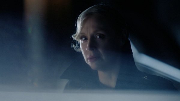 Gwendoline Christie (bekannt aus "Game of Thrones") meistert ihre Arbeit als Sprecherin bravourös und schafft durch ihre Stimme eine gute Atmosphäre. - © 2K Games