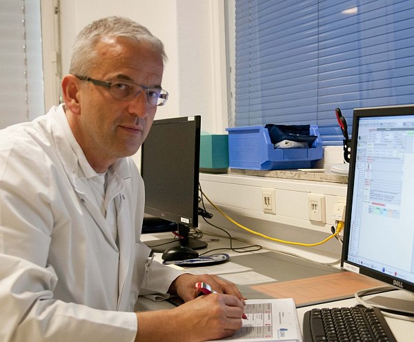 Skeptisch bei Kurzzeitdiäten: Mediziner Bernd Wejda vom Bünder Lukas-Krankenhaus setzt auf langfristige Umstellungen. - © Thomas Klüter