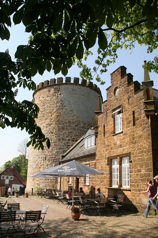 Die Burg Ravensberg bei Borgholzhausen.  - © Teutoburger Wald Tourismus