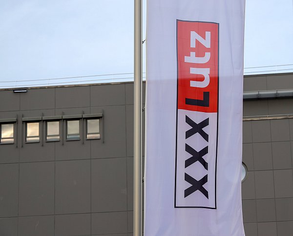 XXXLutz ist ein österreichisches Unternehmen. - © picture alliance / Snowfield Photography
