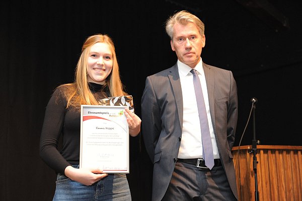 Junge Preisträgerin: Emma Hoppe setzte sich in vielfältiger Weise für ihre Mitschüler am Gymnasium Rahden ein. - © Joern Spreen-Ledebur