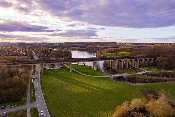 Picknicken mit Seeblick geht am Obersee in Bielefeld Schildesche - © Mike-Dennis Müller