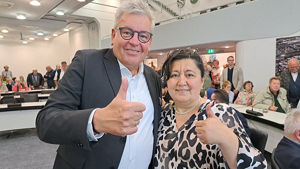 Uwe Henkenjohann und Aysegül Winter freuen sich über das starke Ergebnis der CDU. - © Marion Pokorra