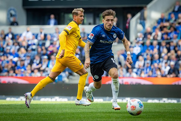 Marvin Mehlem (rechts) schnürt mittlerweile die Fußballschuhe für den DSC Arminia Bielefeld. - © Sarah Jonek