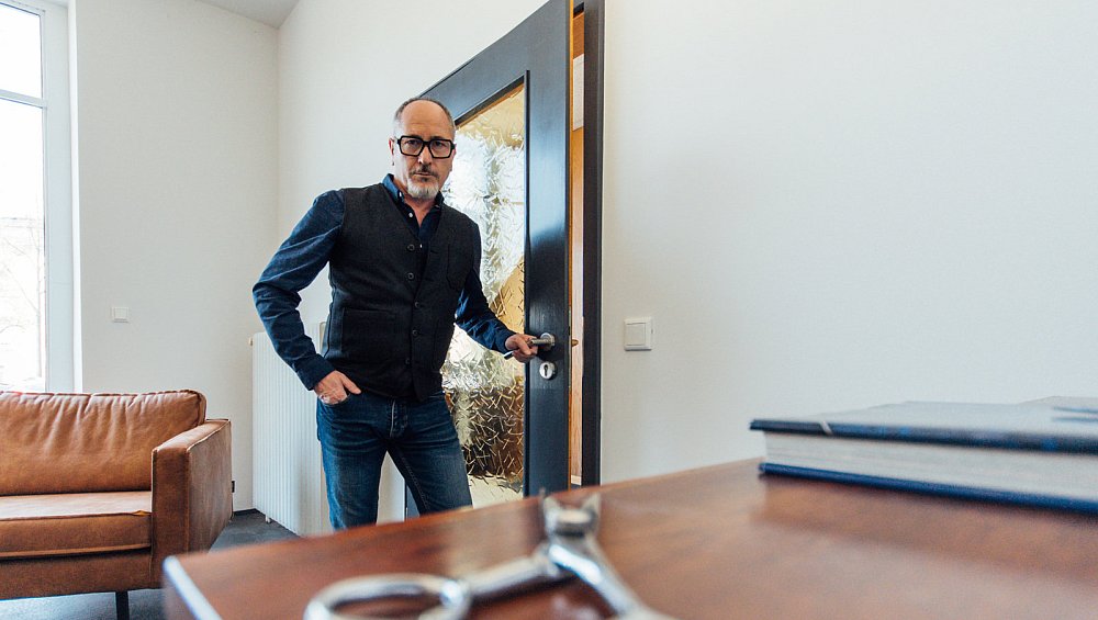 Ärger mit dem Bauamt: Bielefelder Friseur fühlt sich ...