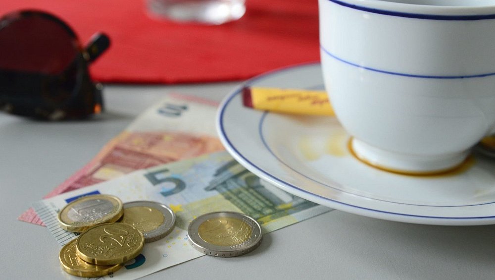Wie viel Trinkgeld ist angemessen? Das sagen Paderborner Kellner | nw.de