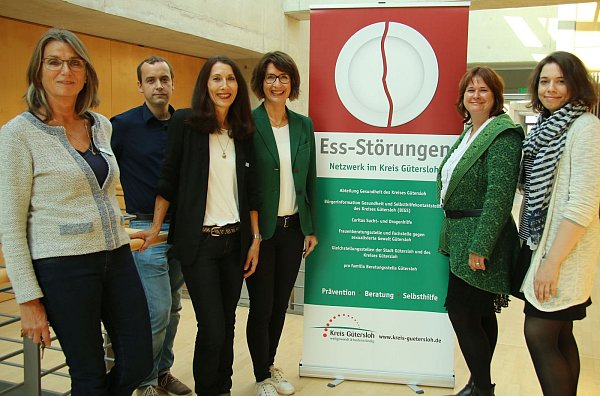 Die Referenten: Gleichstellungsbeauftragte Ellen Wendt, Dr. Moritz Noack, Doris Schlüter (Abteilung Gesundheit), Christine Disselkamp, Maike Czekala und Sarah Herrmann. - © Kreis Gütersloh