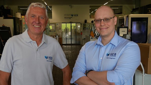 Rudolf Neumann (r.) hat 2024 das Unternehmen in Vlotho von Oliver Höfer übernommen. - © Jemima Wittig